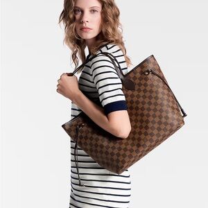 Louis Vuitton tote mint condition